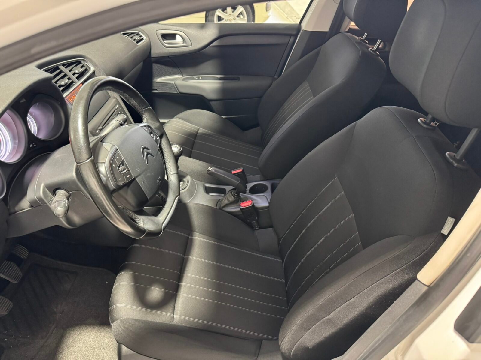 CITROEN C4 BlueHDi 100 Feel Edition