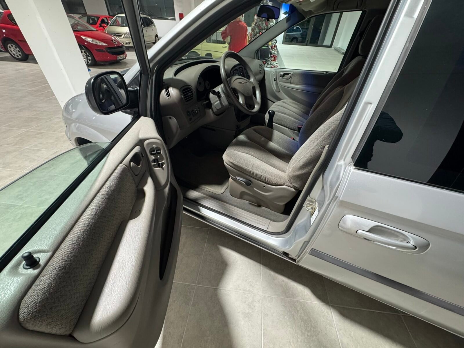 CHRYSLER Grand Voyager SE 2.4