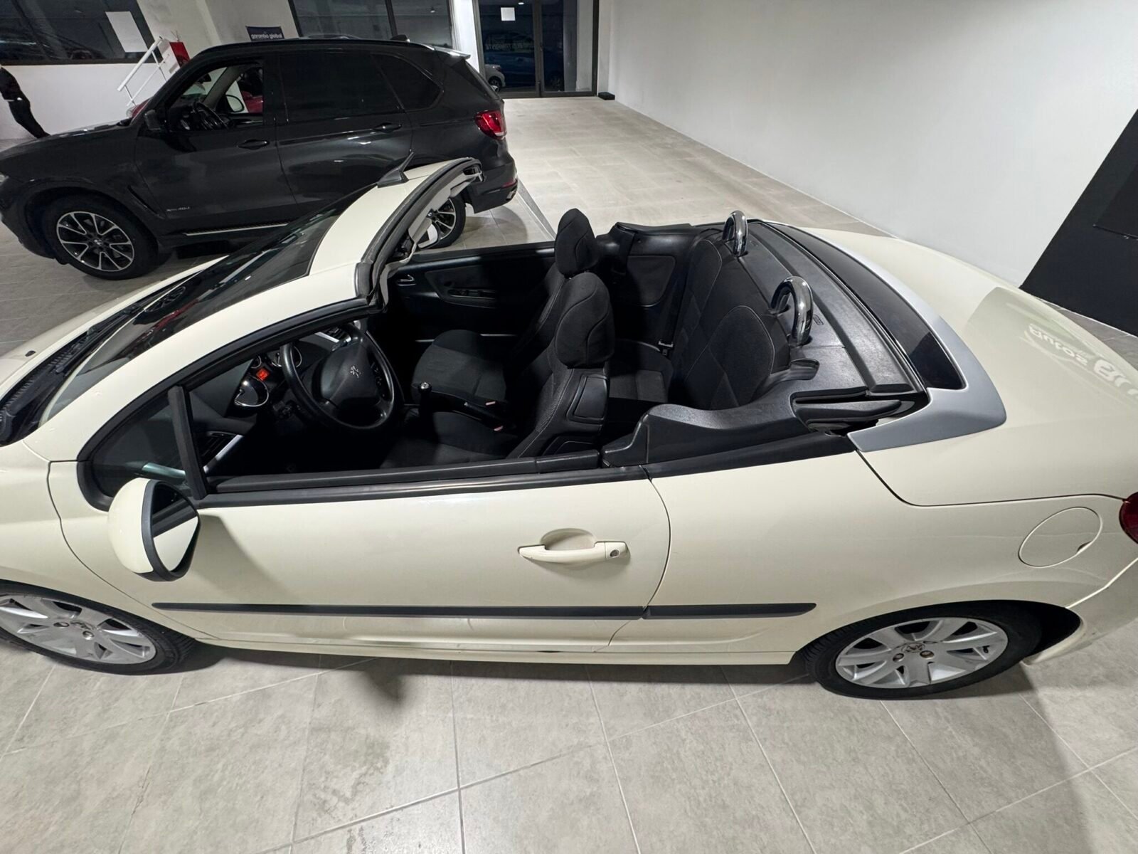 PEUGEOT 207 CC 1.6 VTi 16v