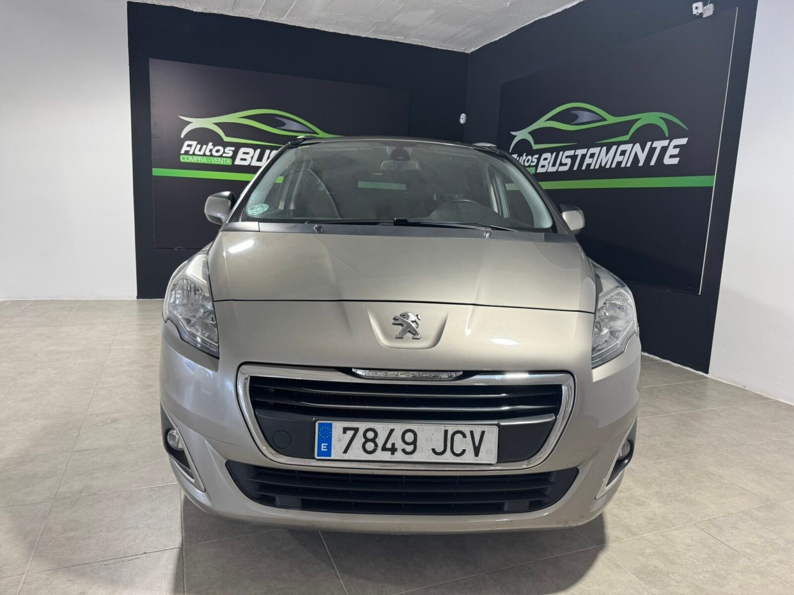 PEUGEOT 5008 1.6 HDI STYLE