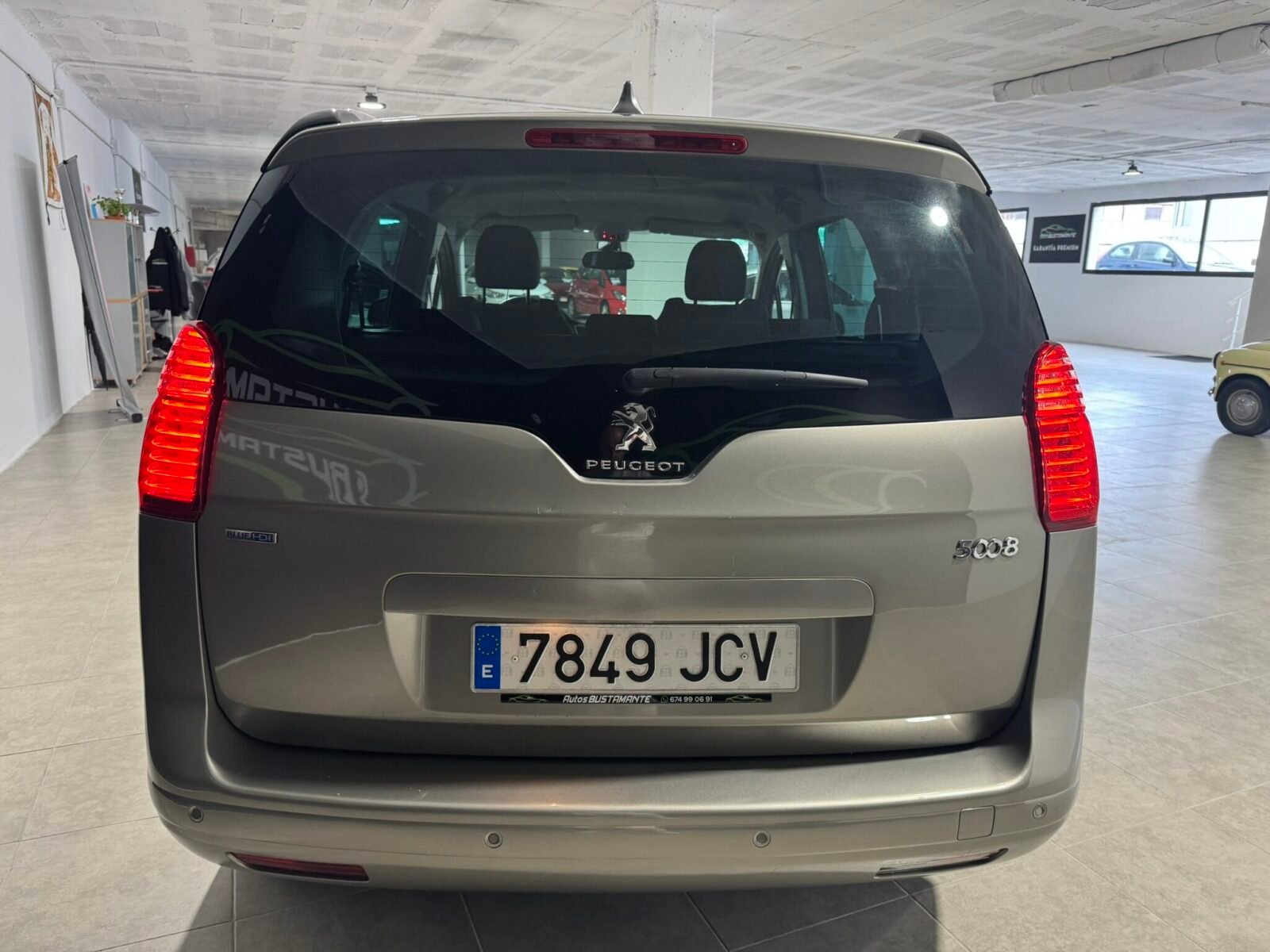 PEUGEOT 5008 1.6 HDI STYLE