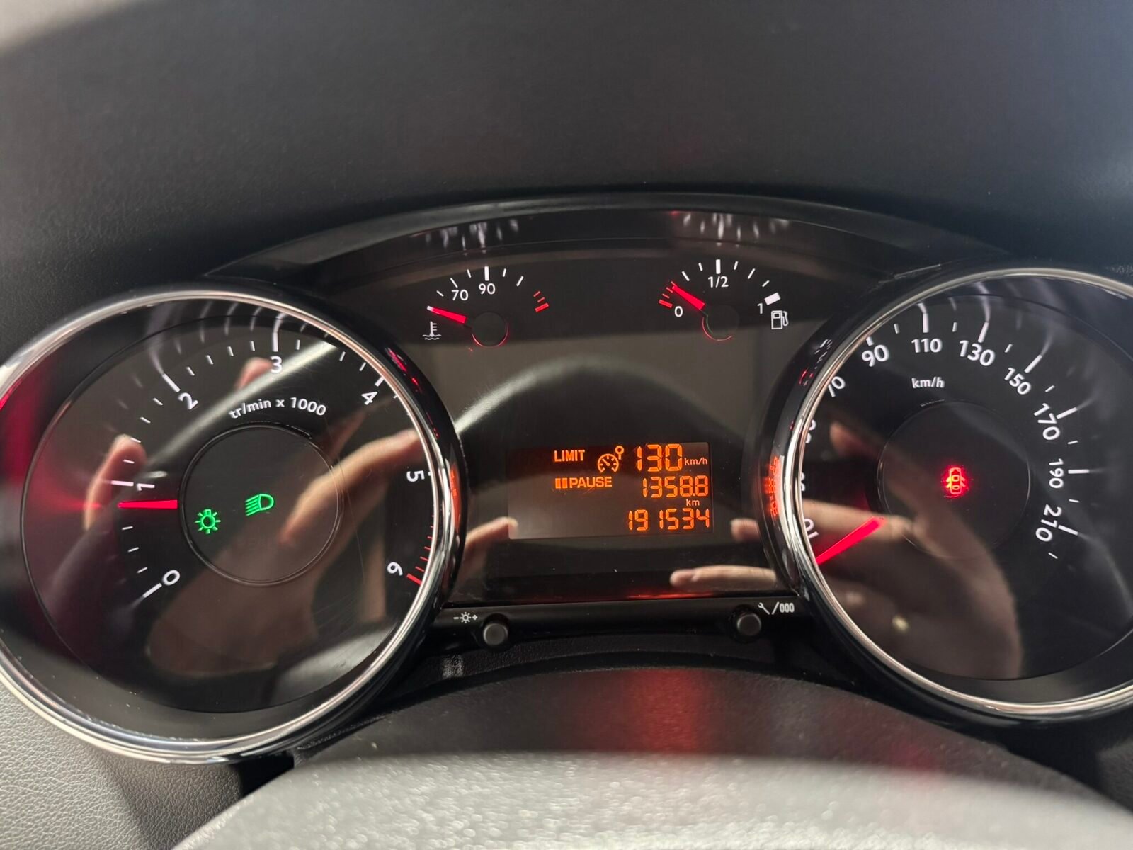 PEUGEOT 5008 1.6 HDI STYLE