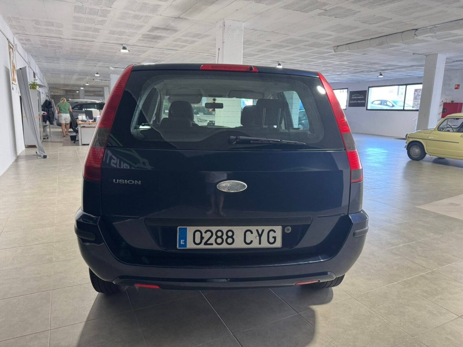 FORD fusion 1600