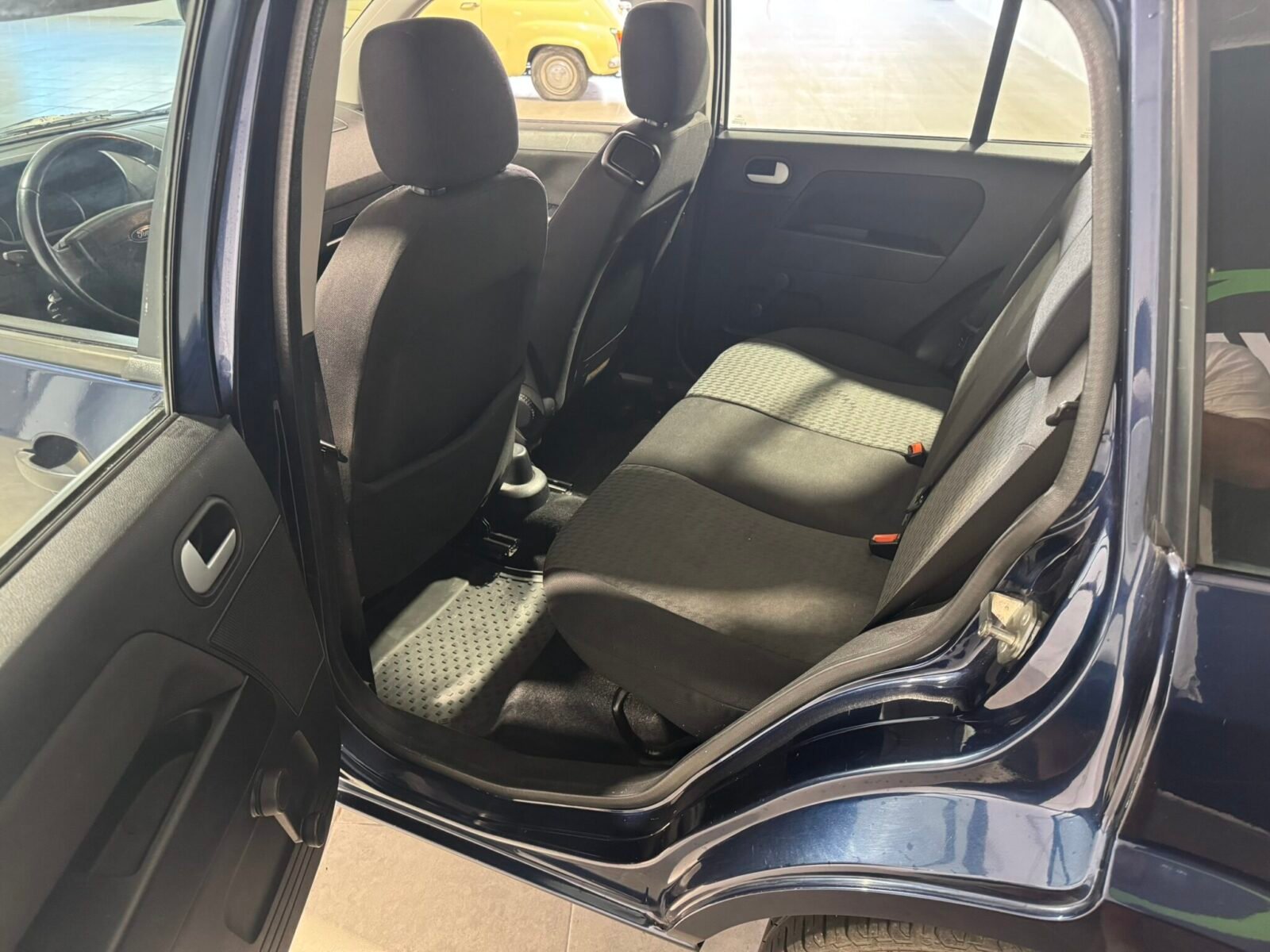 FORD fusion 1600