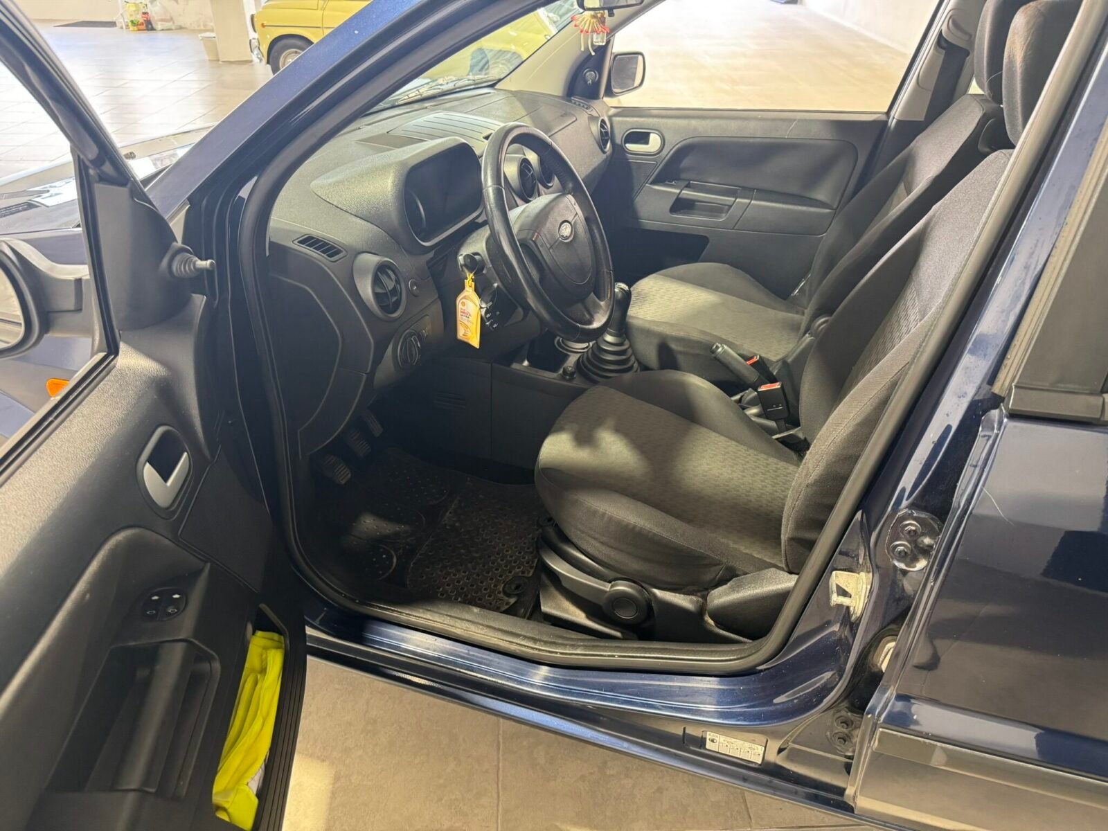 FORD fusion 1600
