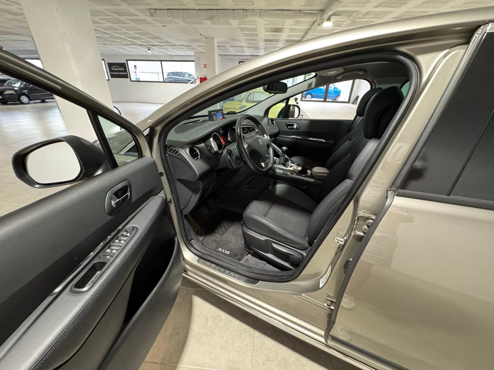 PEUGEOT 3008 1.6 hdi