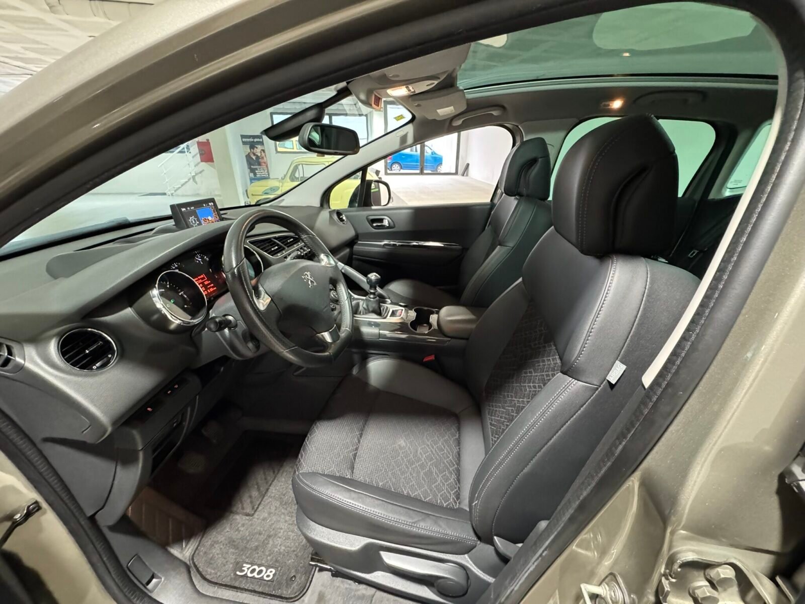 PEUGEOT 3008 1.6 hdi