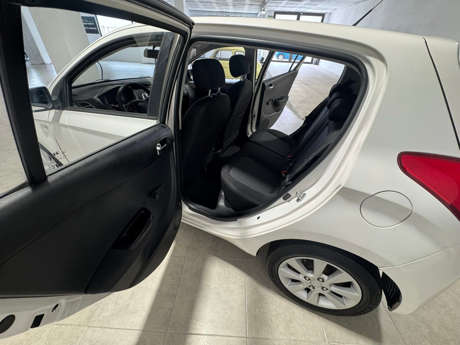 HYUNDAI 1400
