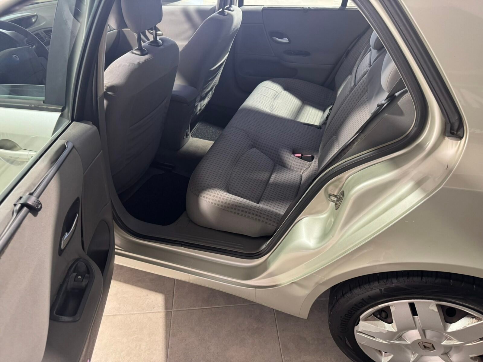 RENAULT  AUTHENTIQUE 1.6