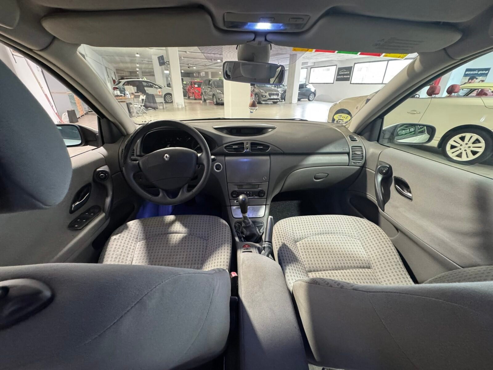 RENAULT  AUTHENTIQUE 1.6