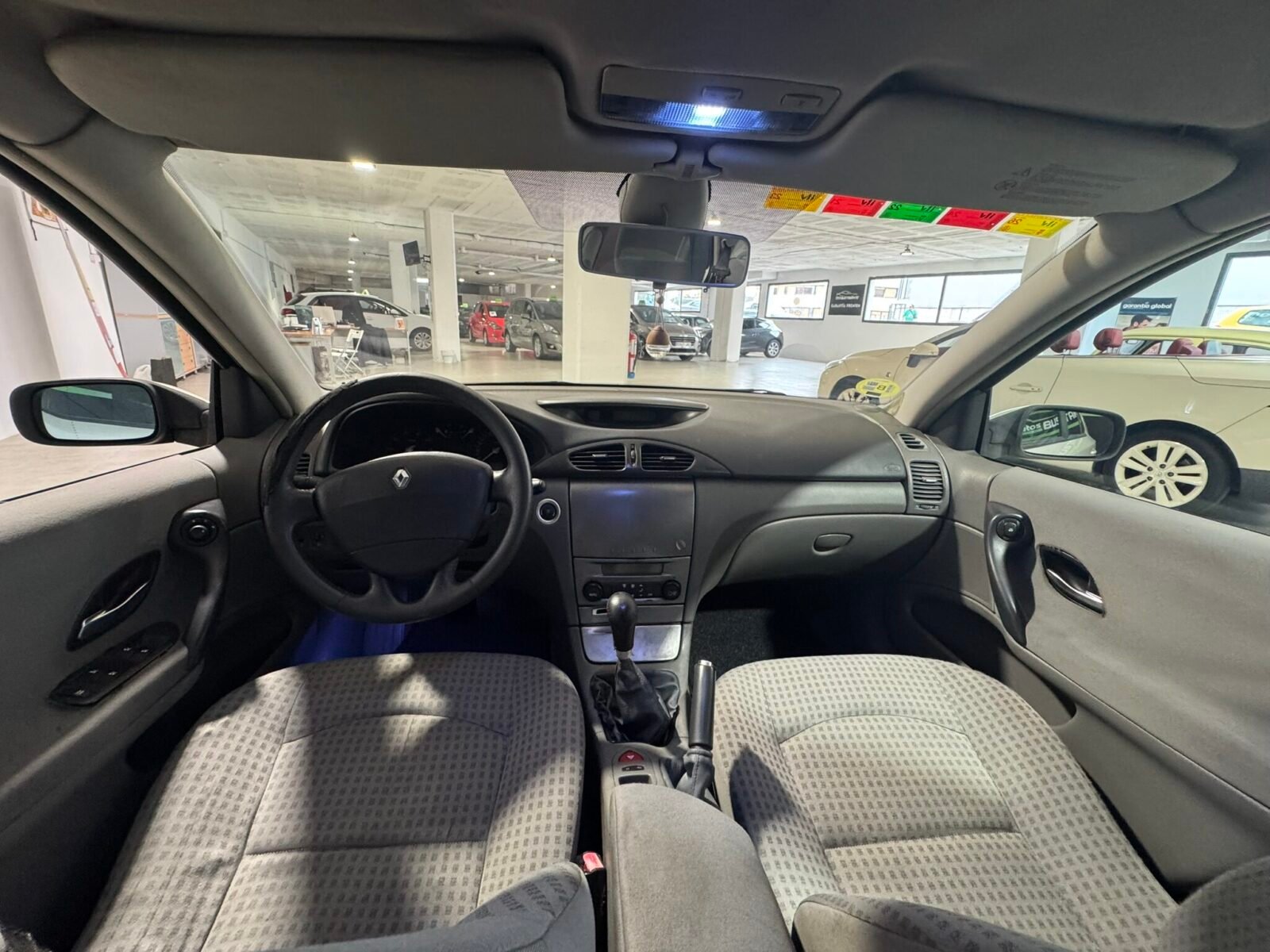 RENAULT  AUTHENTIQUE 1.6