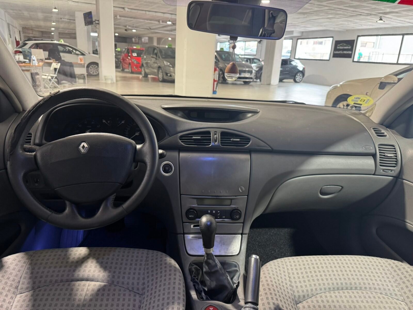 RENAULT  AUTHENTIQUE 1.6