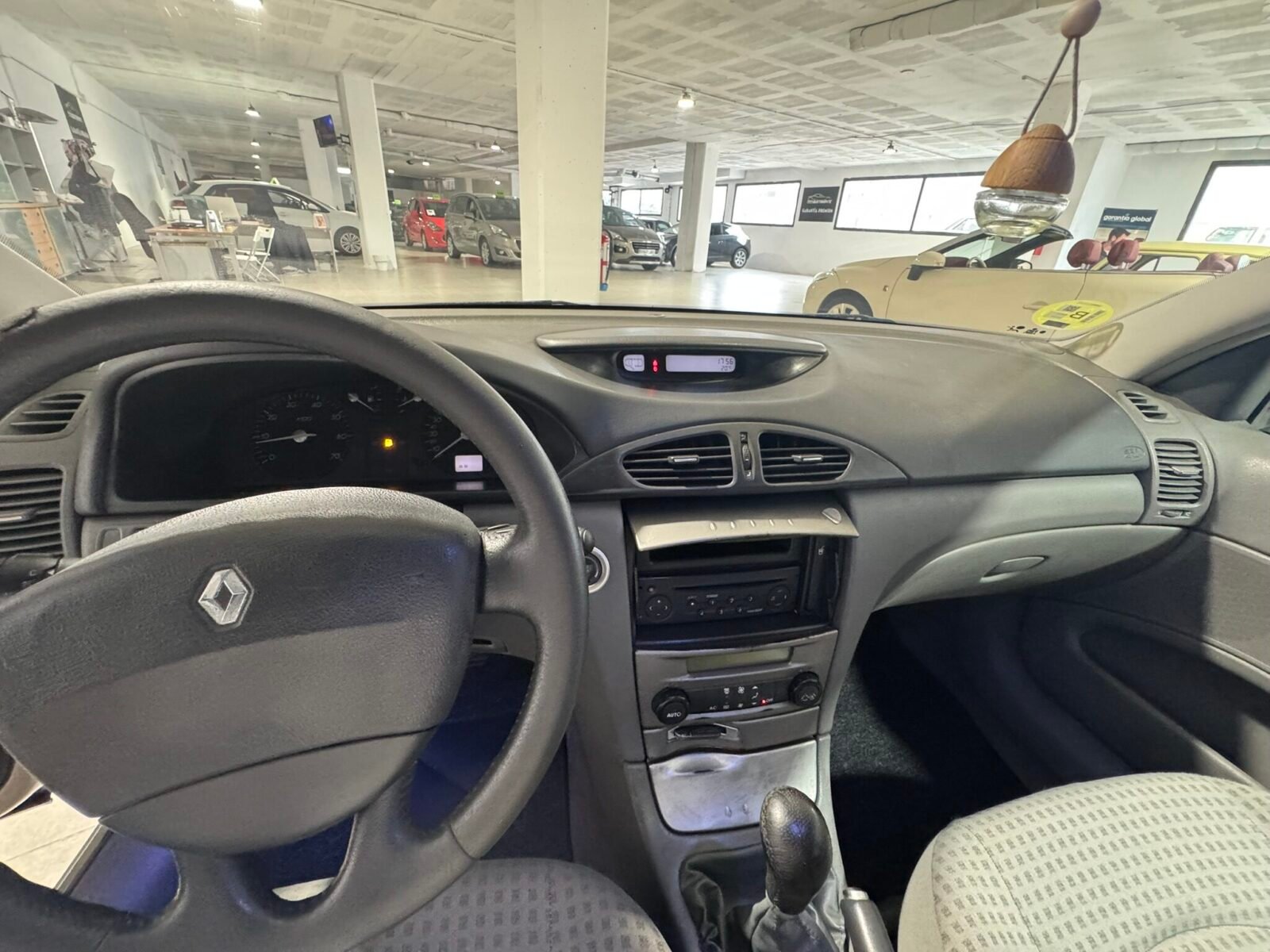 RENAULT  AUTHENTIQUE 1.6