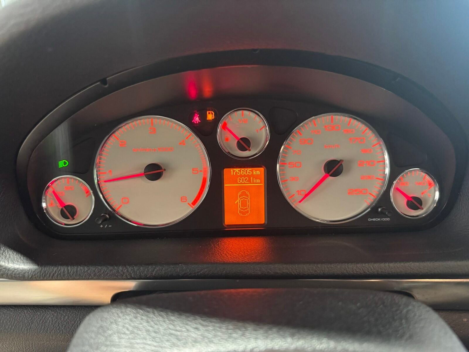 PEUGEOT 407 1.6