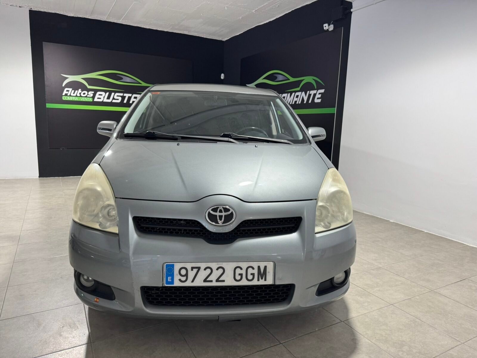 TOYOTA Corolla Verso luna