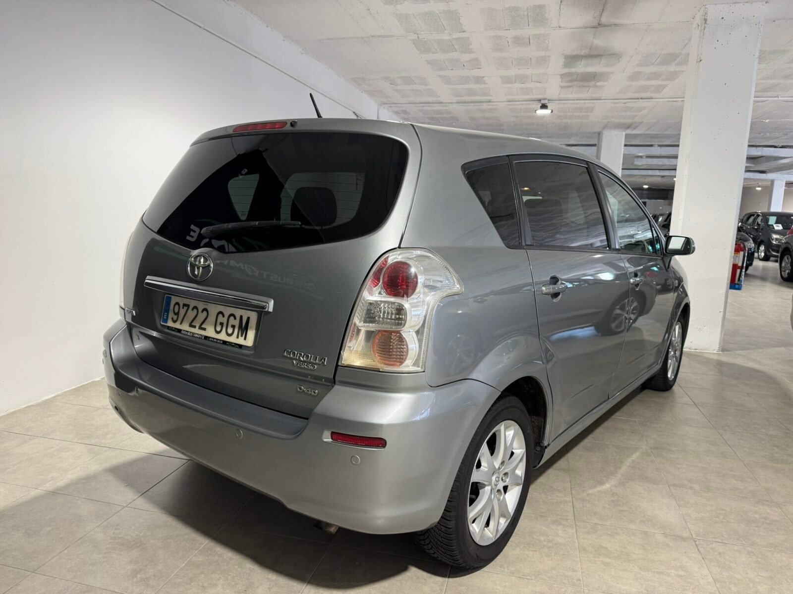 TOYOTA Corolla Verso luna