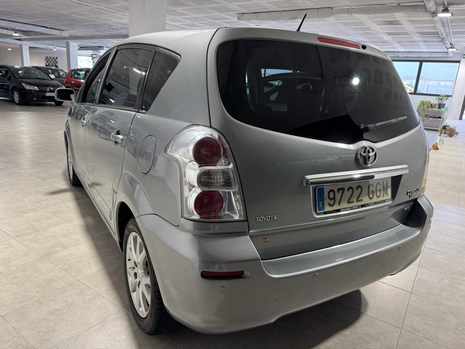 TOYOTA Corolla Verso luna