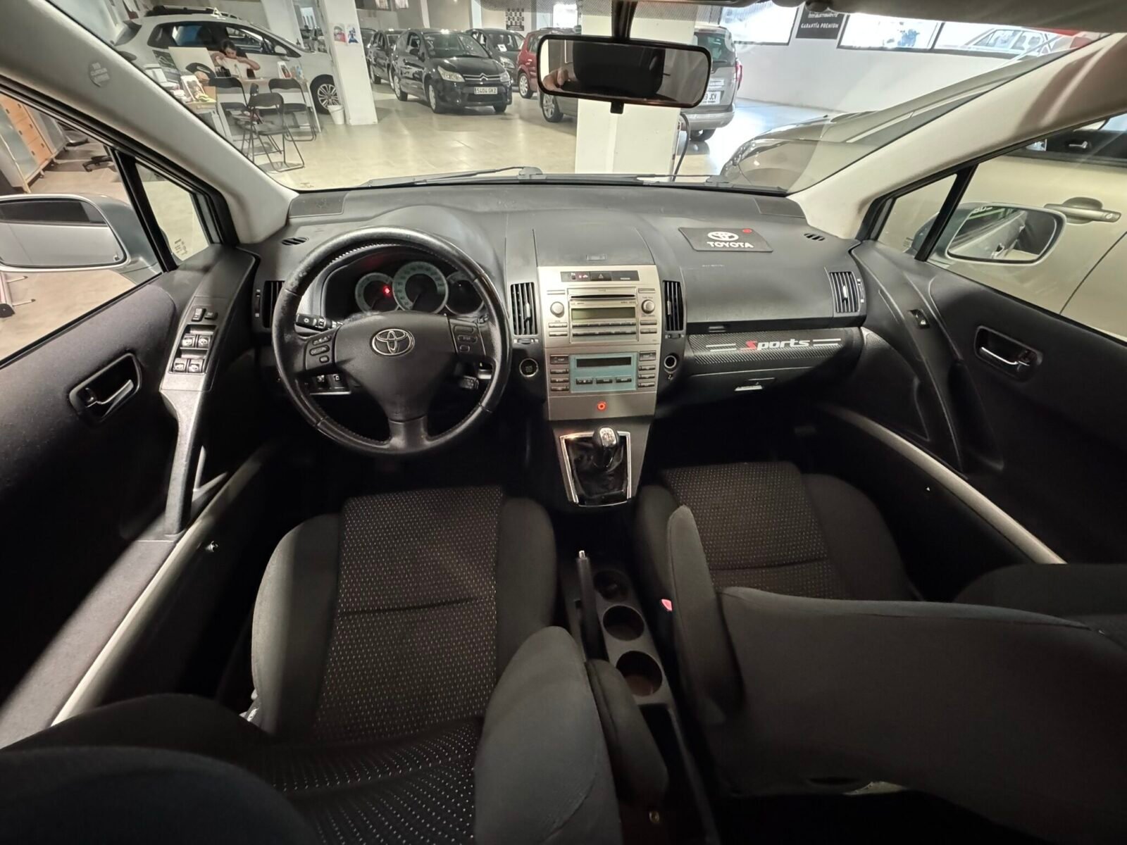 TOYOTA Corolla Verso luna