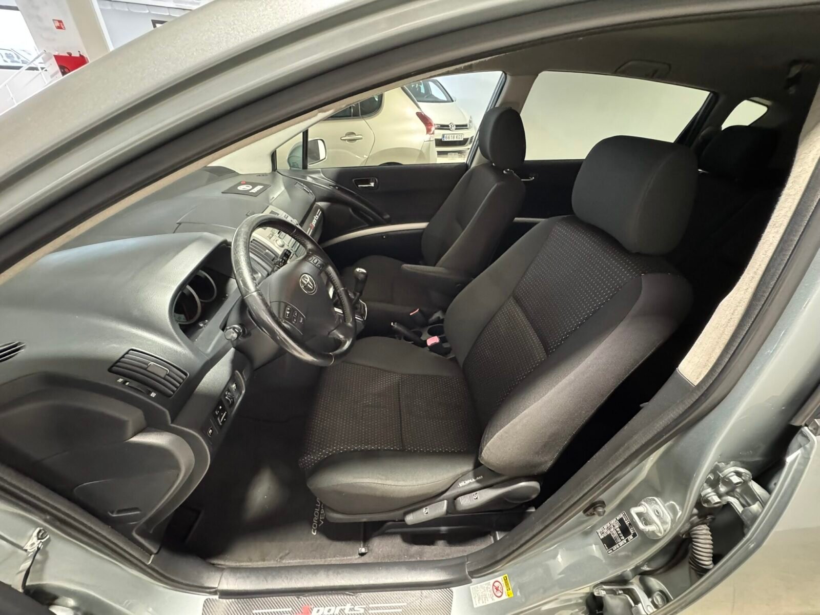 TOYOTA Corolla Verso luna