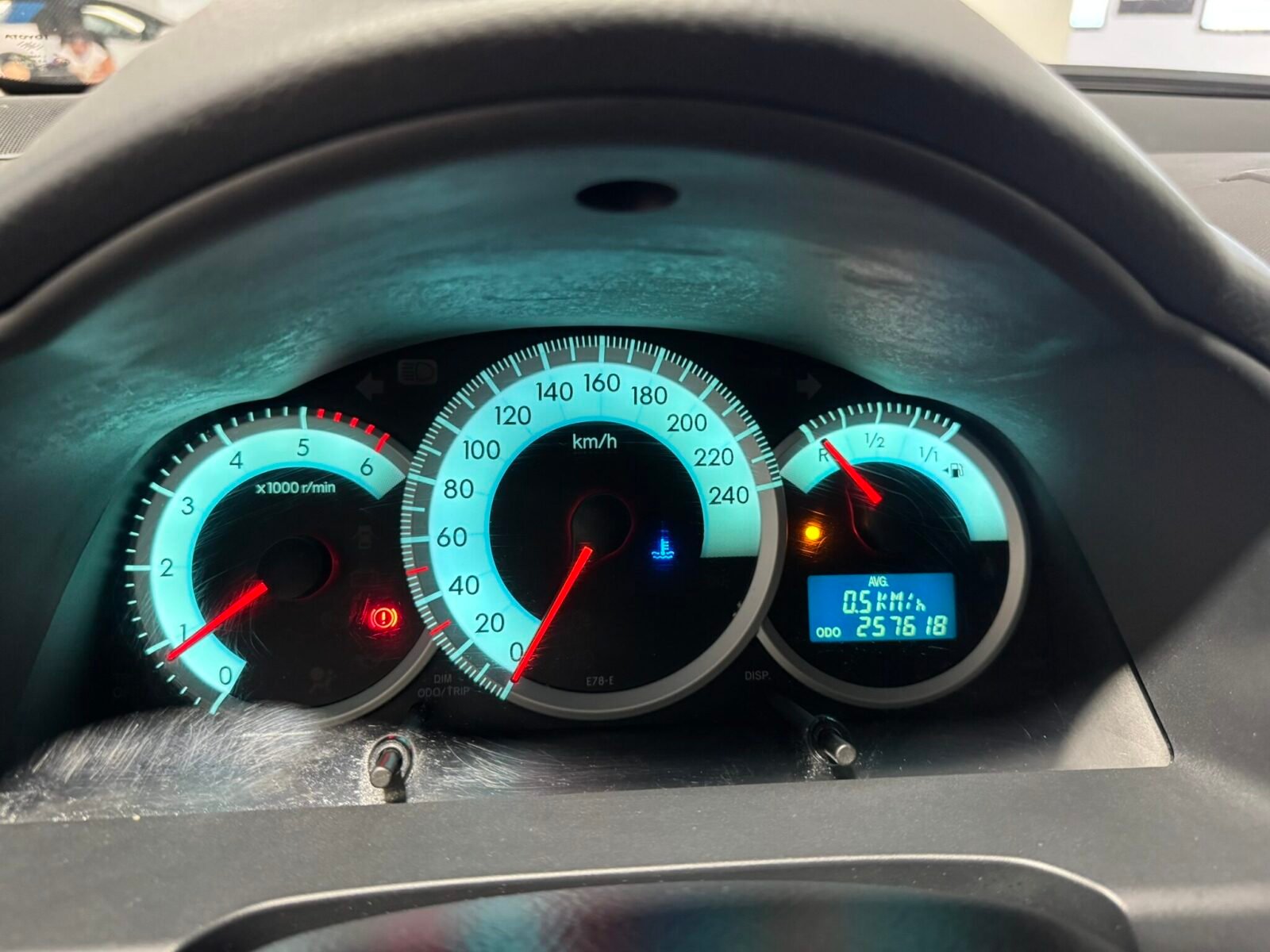 TOYOTA Corolla Verso luna